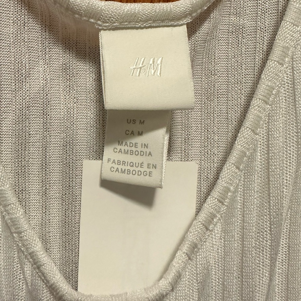 H&M Top - Picture 3 of 5
